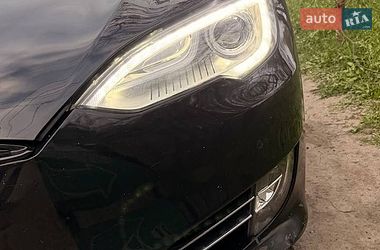 Лифтбек Tesla Model S 2015 в Киеве