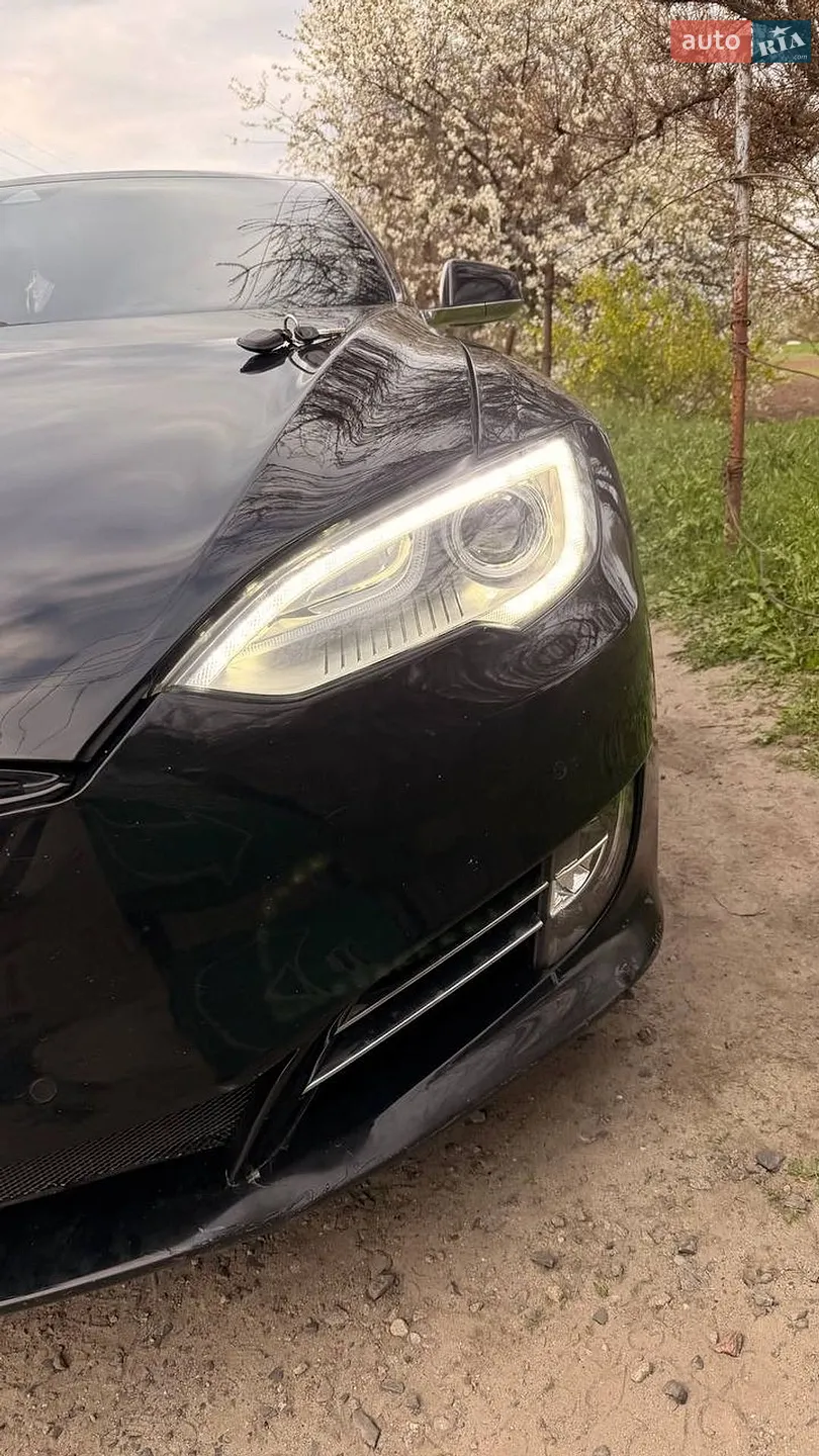2015 Tesla Model S - мініатюра 12