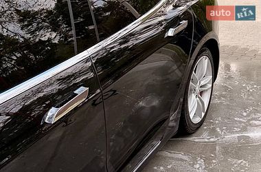 Лифтбек Tesla Model S 2015 в Киеве
