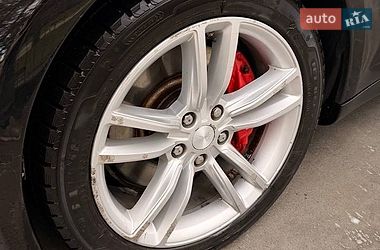 Лифтбек Tesla Model S 2015 в Киеве