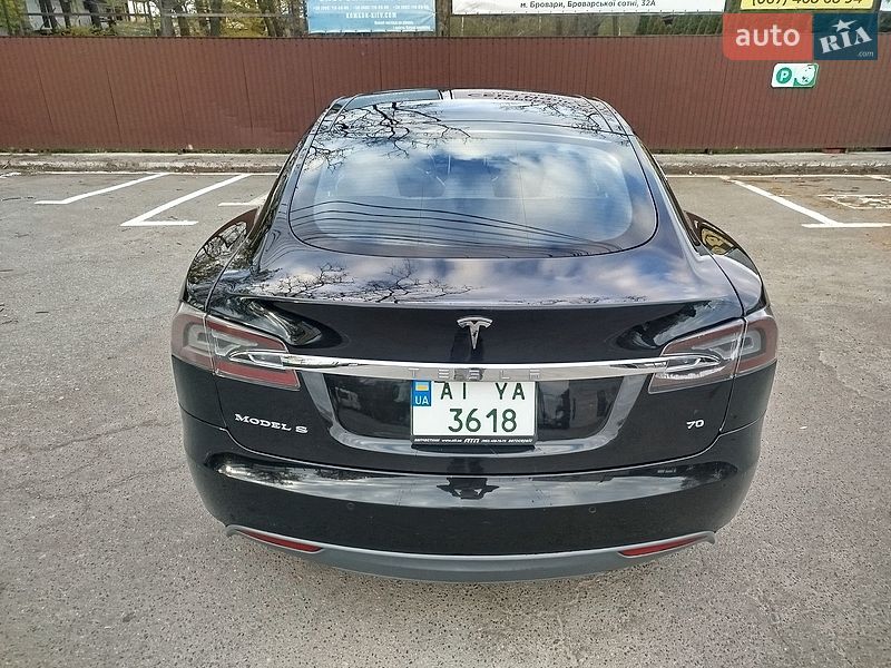 Лифтбек Tesla Model S 2015 в Броварах