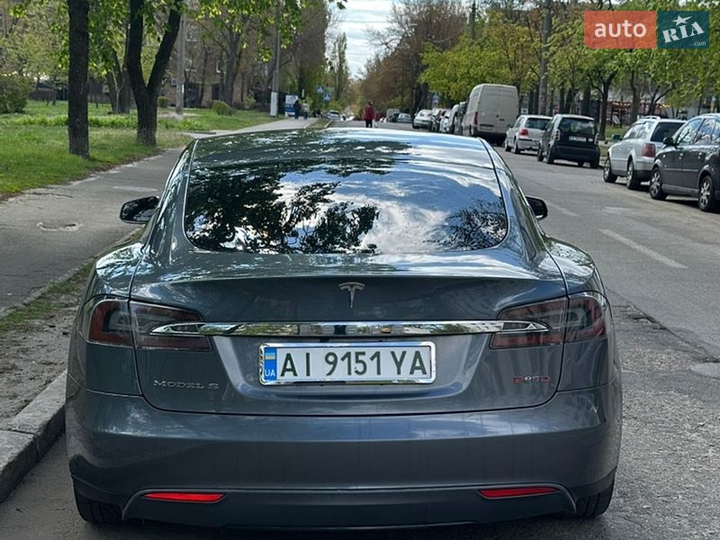 Лифтбек Tesla Model S 2013 в Киеве