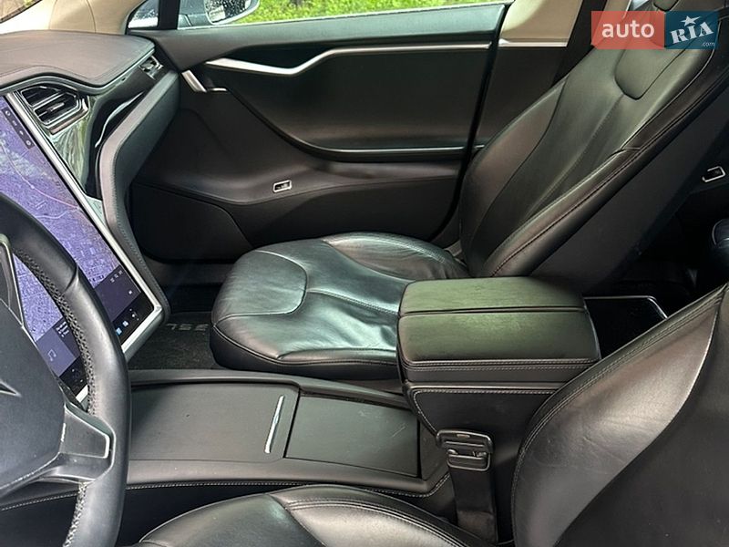 Лифтбек Tesla Model S 2013 в Киеве