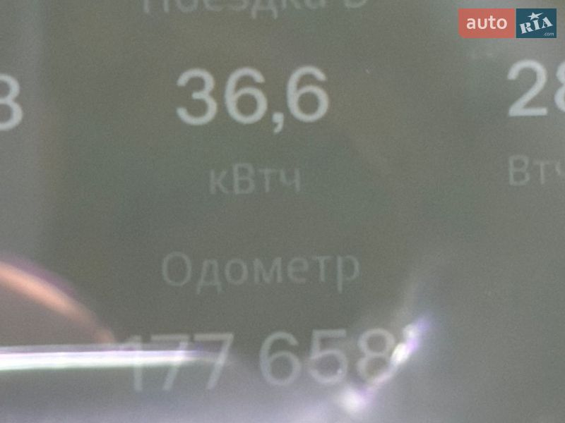 Лифтбек Tesla Model S 2014 в Киеве