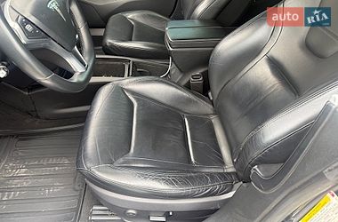 Ліфтбек Tesla Model S 2015 в Чернівцях