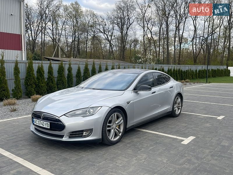 Лифтбек Tesla Model S 2012 в Луцке