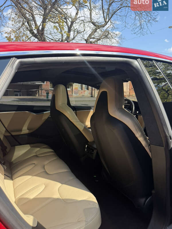 Лифтбек Tesla Model S 2016 в Харькове
