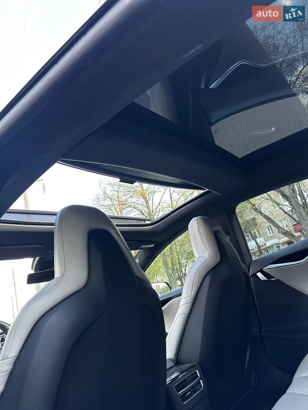 2016 Tesla Model S - мініатюра 9