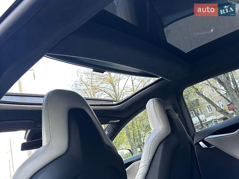 Лифтбек Tesla Model S 2016 в Харькове
