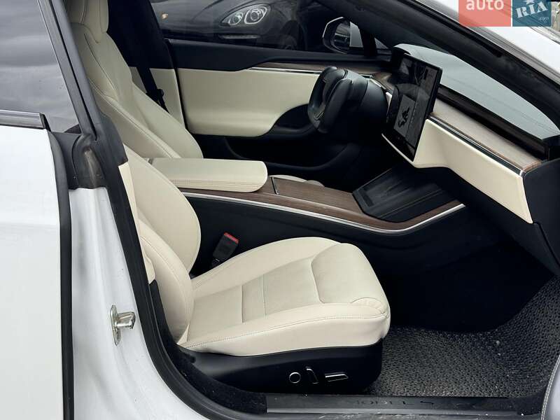 Лифтбек Tesla Model S 2022 в Виннице