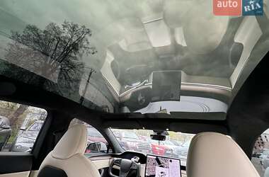 Лифтбек Tesla Model S 2022 в Виннице
