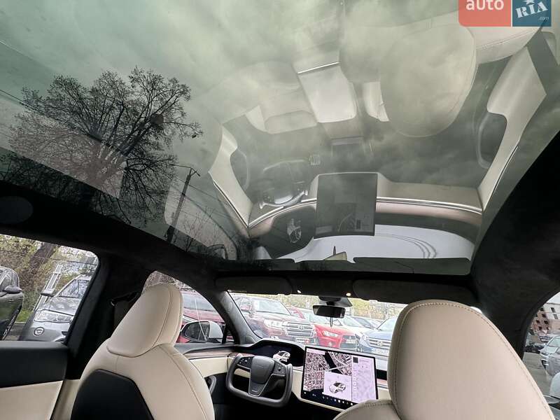 Лифтбек Tesla Model S 2022 в Виннице