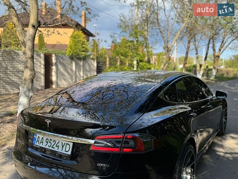 Ліфтбек Tesla Model S 2018 в Одесі