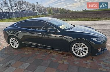 Лифтбек Tesla Model S 2017 в Киеве