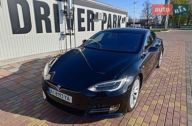 Лифтбек Tesla Model S 2017 в Киеве