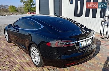 Лифтбек Tesla Model S 2017 в Киеве