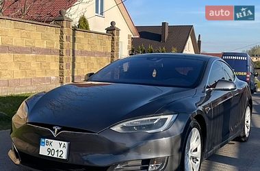 Лифтбек Tesla Model S 2016 в Ровно