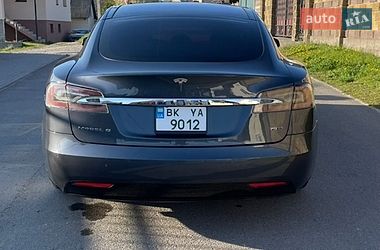 Лифтбек Tesla Model S 2016 в Ровно