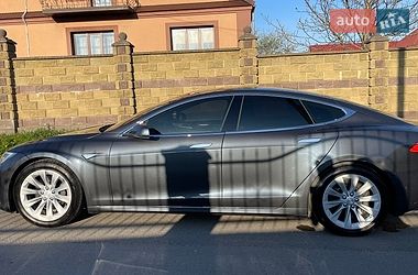 Лифтбек Tesla Model S 2016 в Ровно