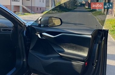 Лифтбек Tesla Model S 2016 в Ровно