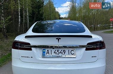 Ліфтбек Tesla Model S 2015 в Києві