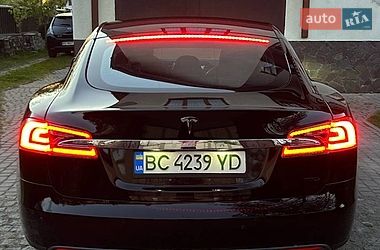 Лифтбек Tesla Model S 2015 в Львове