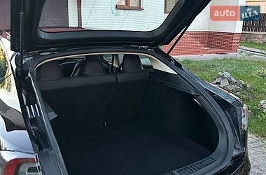 Лифтбек Tesla Model S 2015 в Львове