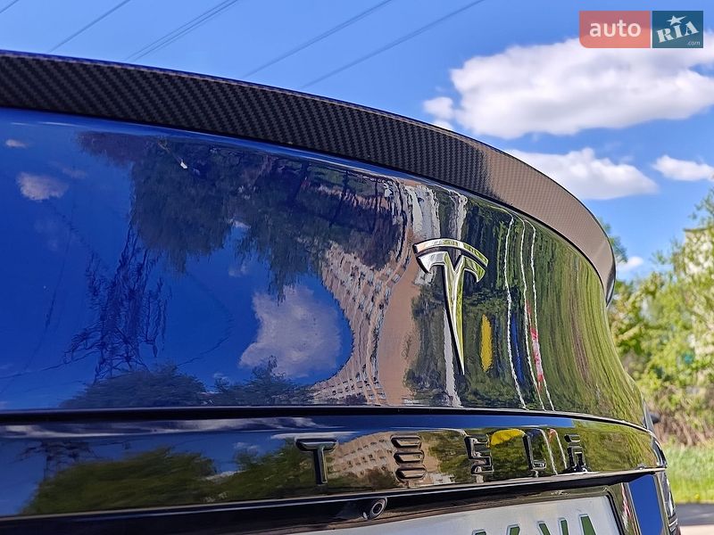 Лифтбек Tesla Model S 2021 в Львове