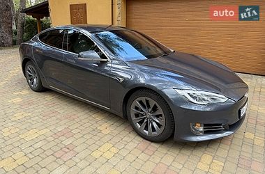 Лифтбек Tesla Model S 2017 в Киеве