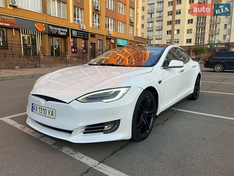 Tesla Model S 2013
