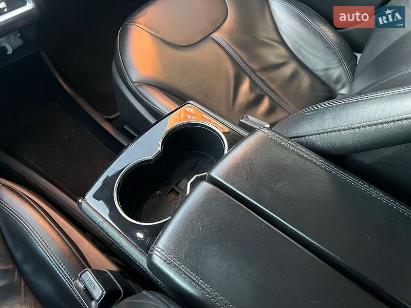 Ліфтбек Tesla Model S 2013 в Вишневому
