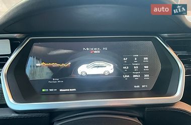 Ліфтбек Tesla Model S 2013 в Вишневому