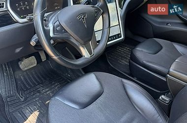 Лифтбек Tesla Model S 2014 в Валках