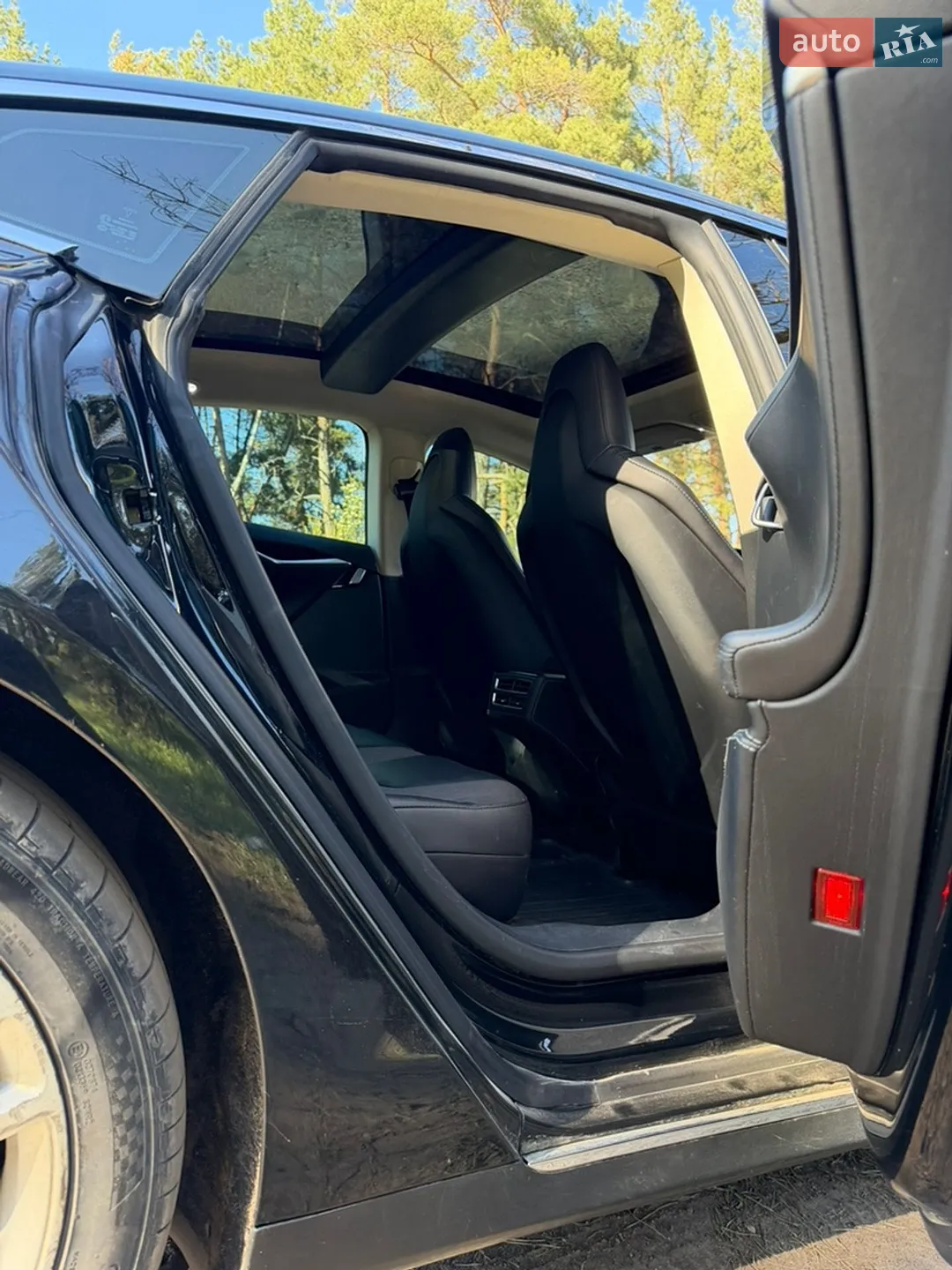 2014 Tesla Model S - мініатюра 9
