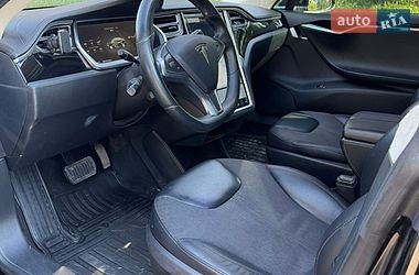 Лифтбек Tesla Model S 2014 в Валках