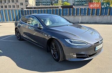 Лифтбек Tesla Model S 2020 в Киеве