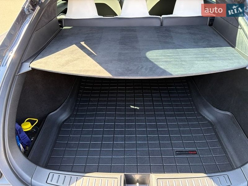 Лифтбек Tesla Model S 2020 в Киеве