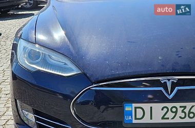 Ліфтбек Tesla Model S 2013 в Чернівцях