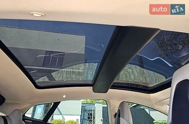Ліфтбек Tesla Model S 2013 в Чернівцях