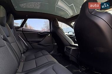 Ліфтбек Tesla Model S 2018 в Чернівцях