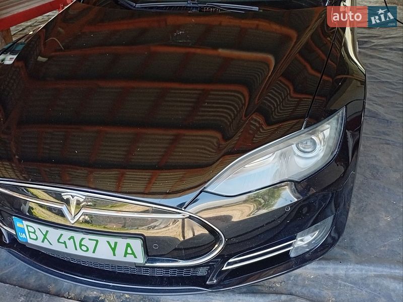 Ліфтбек Tesla Model S 2013 в Кам'янець-Подільському