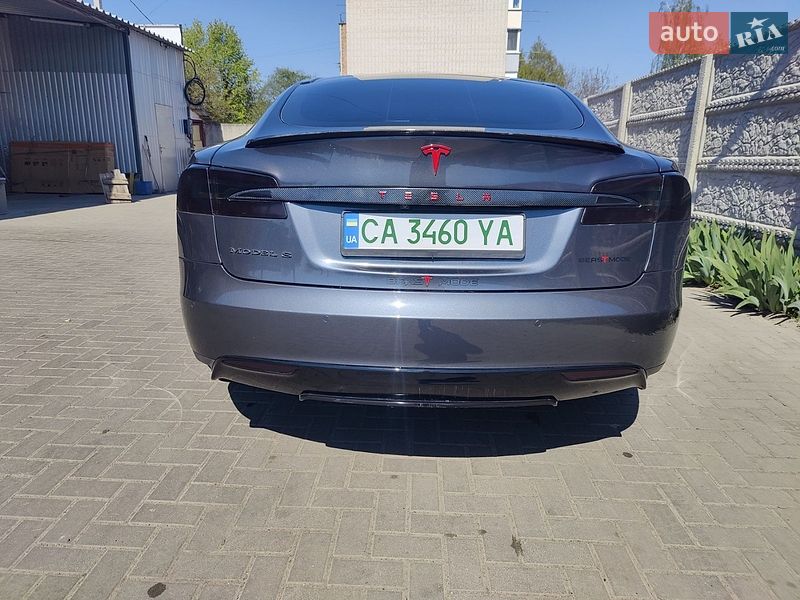 Лифтбек Tesla Model S 2014 в Черкассах