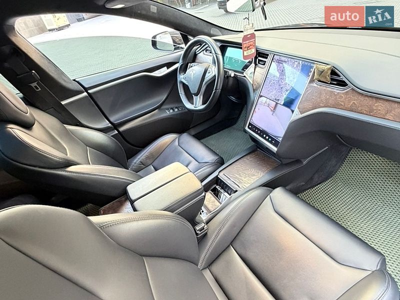 Лифтбек Tesla Model S 2017 в Одессе