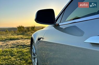 Ліфтбек Tesla Model S 2016 в Івано-Франківську