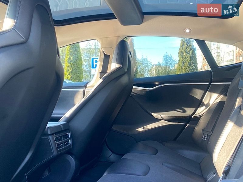 Ліфтбек Tesla Model S 2014 в Житомирі