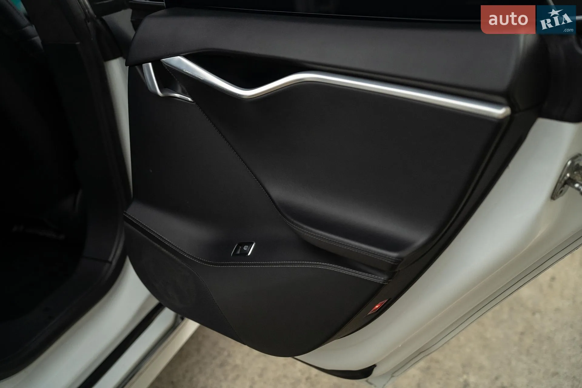 2016 Tesla Model S - мініатюра 19