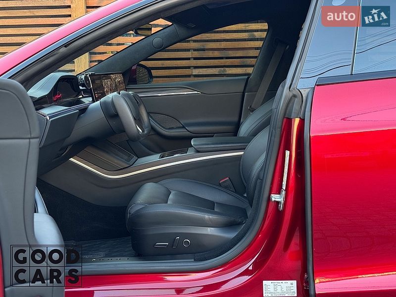 Ліфтбек Tesla Model S 2024 в Одесі