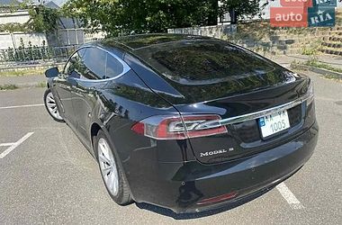 Лифтбек Tesla Model S 2016 в Киеве