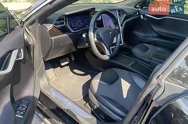 Лифтбек Tesla Model S 2016 в Киеве