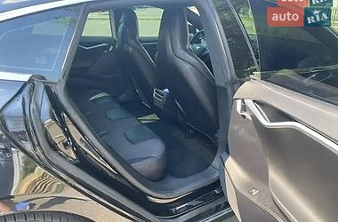 Лифтбек Tesla Model S 2016 в Киеве